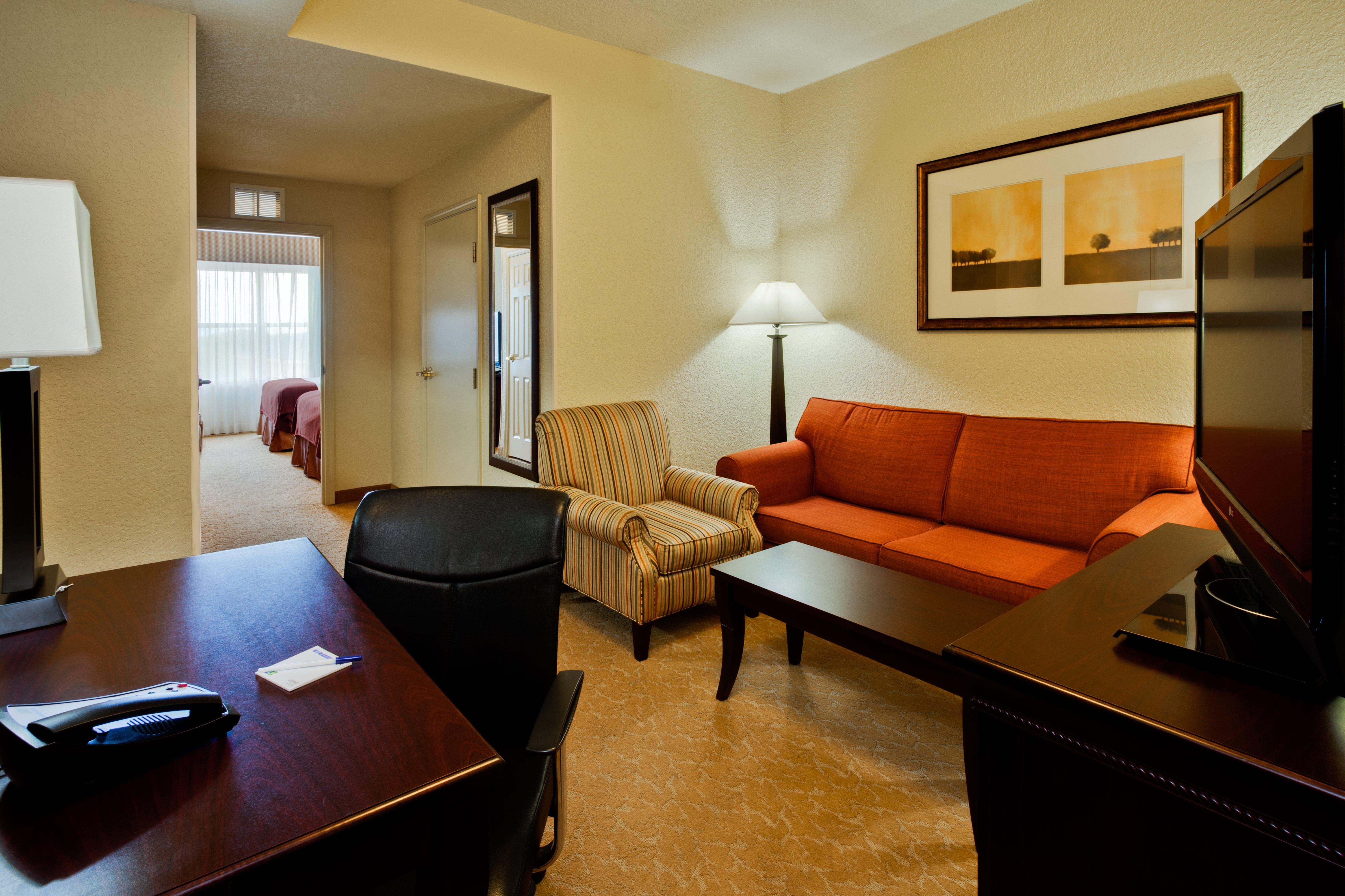 Holiday Inn Express & Suites Lakeland North I-4 By Ihg Exterior photo