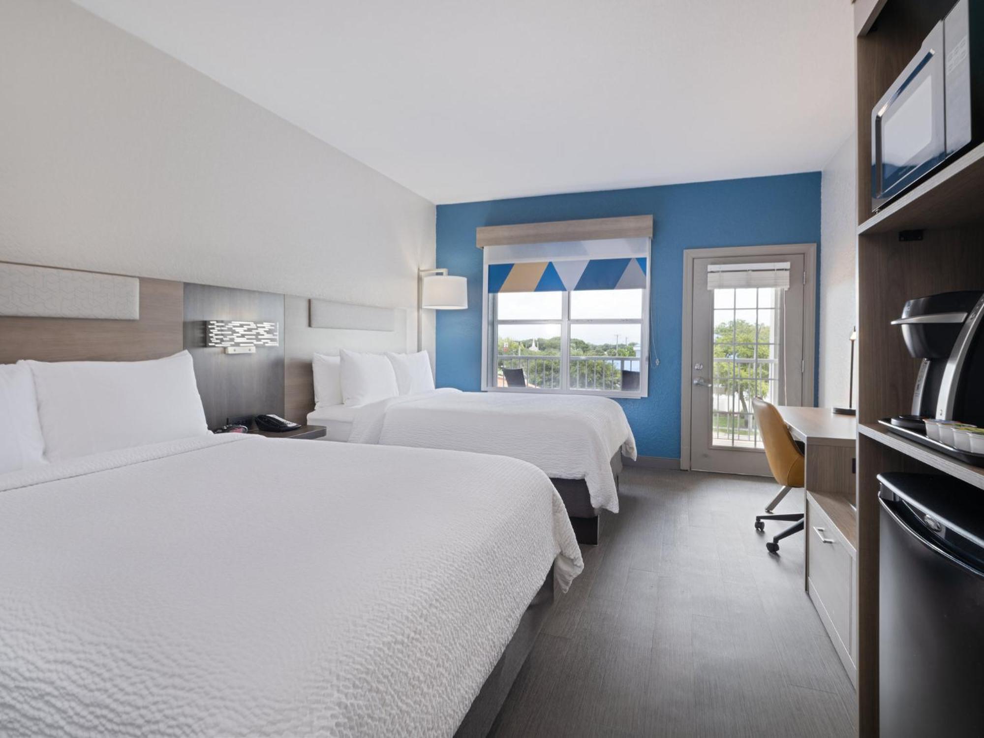 Holiday Inn Express & Suites Lakeland North I-4 By Ihg Exterior photo