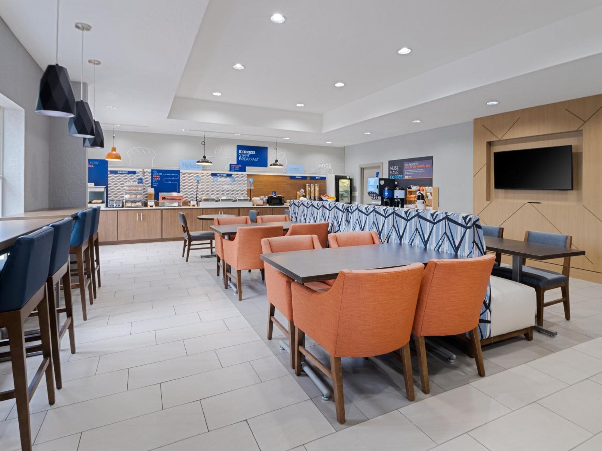 Holiday Inn Express & Suites Lakeland North I-4 By Ihg Exterior photo