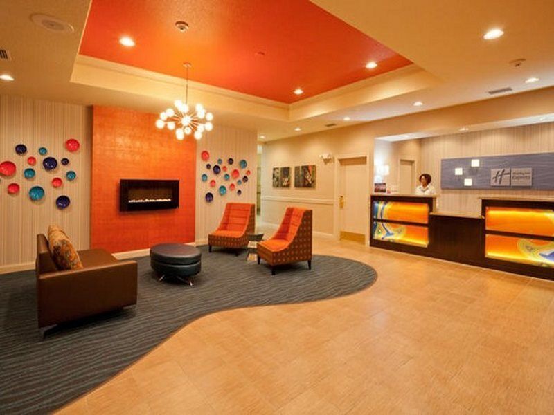 Holiday Inn Express & Suites Lakeland North I-4 By Ihg Exterior photo